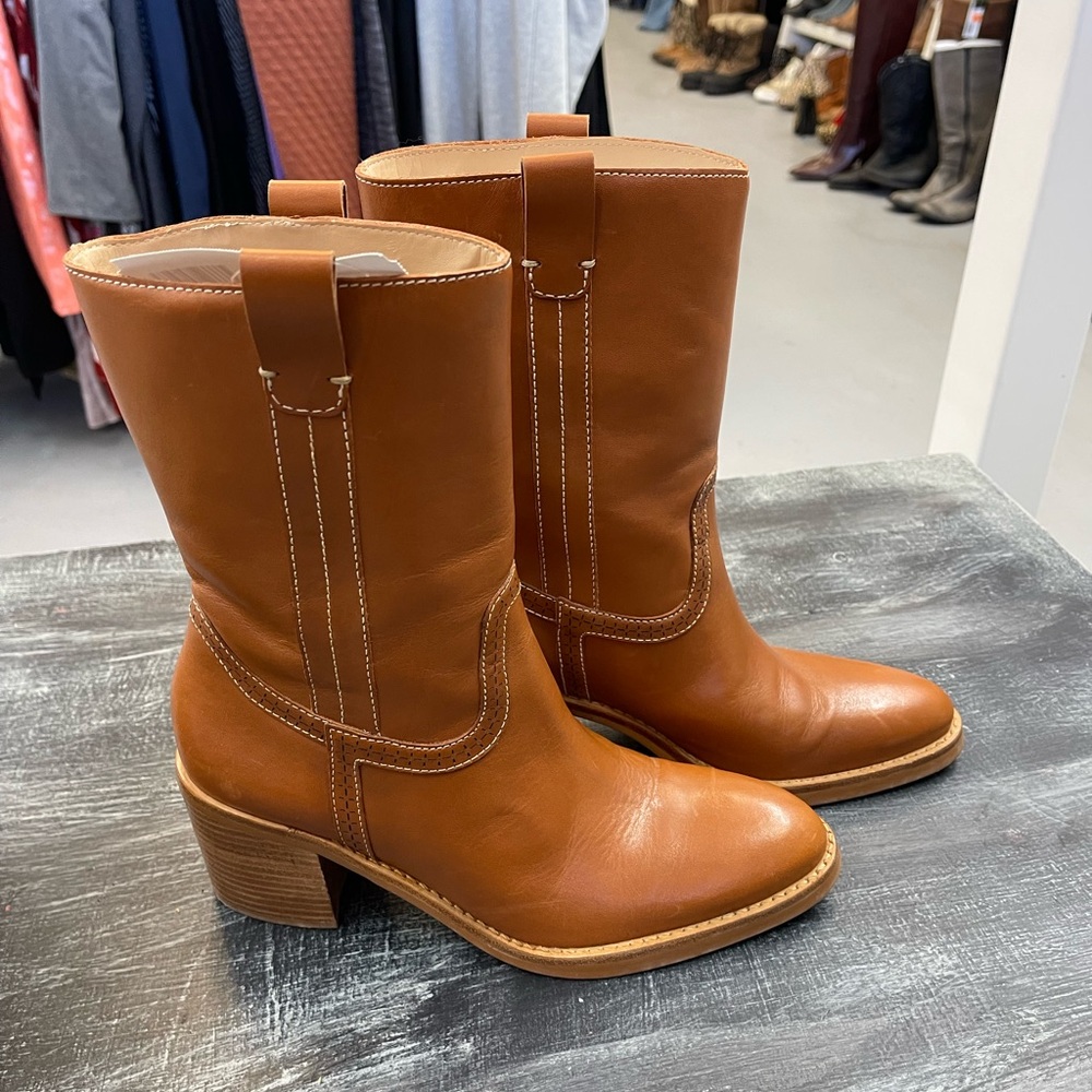 Women’s Dolce Vita size 8 boots